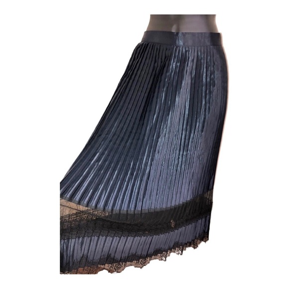 Beautiful pleated navy blue & black lace peek a boo satin effect goth skirt sz L - Picture 14 of 16